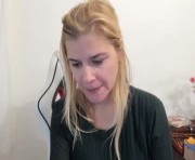 Profile picture of artsyandcraftsy_