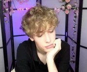 Profile picture of curly_twinkboy