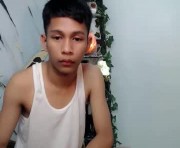 Profile picture of chick_renz