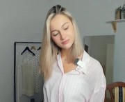 Profile picture of glossybabe_