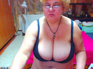 Profile photo of ellyhot53