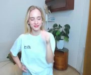 Profile picture of pinkyskyy